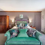 The Crown Hotel, Boroughbridge, North Yorkshire - The Coaching Group 3* Boroughbridge