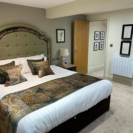 The Crown Hotel, Boroughbridge, North Yorkshire - The Coaching Group Hotell Boroughbridge