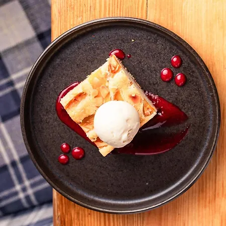 The Crown Hotel, Boroughbridge, North Yorkshire - The Coaching Group 3* Boroughbridge